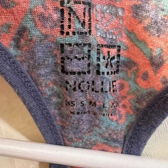 NOLLIE Racerback - Picture 3 of 3